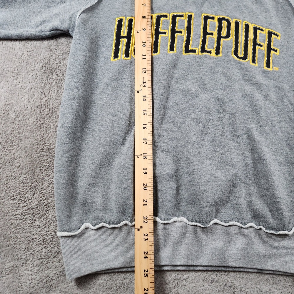 Harry Potter Hufflepuff Sweatshirt Mens Small Wizarding WorldGrey Crewneck - Picture 8 of 9